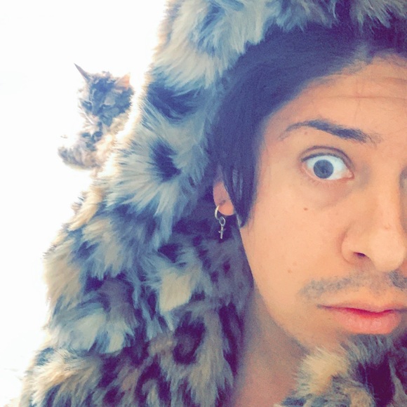 Meet your Posher, Rudy - Picture 1 of 4